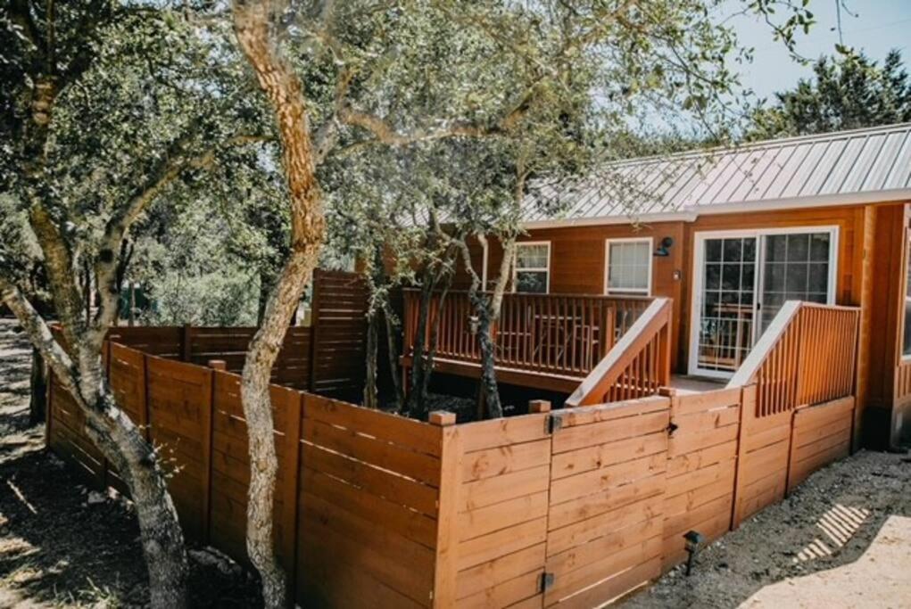 The Bison Cabin - The Cabins At Rim Rock أوستن المظهر الخارجي الصورة